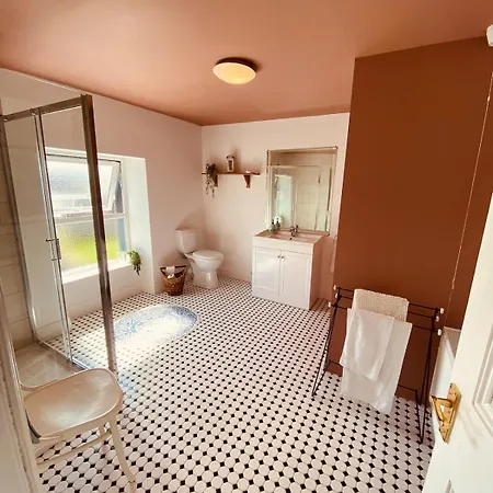 Town House 4 Bed