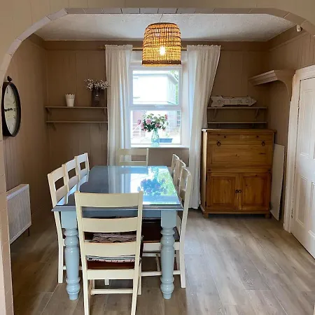 Town House 4 Bed