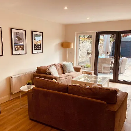 Town House 4 Bed