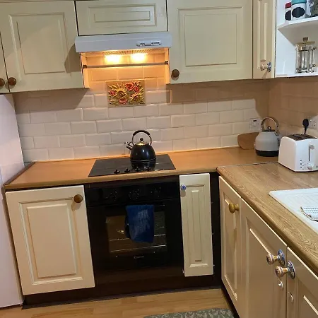 Town House 4 Bed 卡舍尔