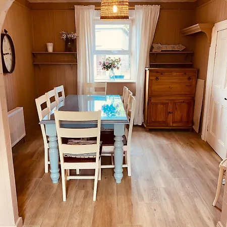 Town House 4 Bed