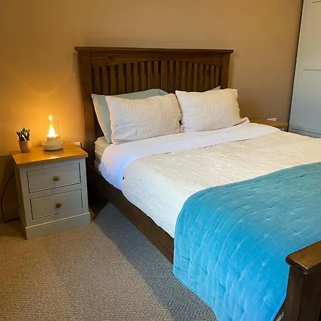 Town House 4 Bed *